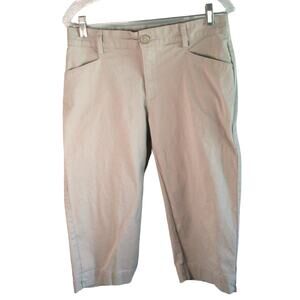 Lee Petite Women's Just Below The Waist Beige Zip Front Capri Pants Size 8P